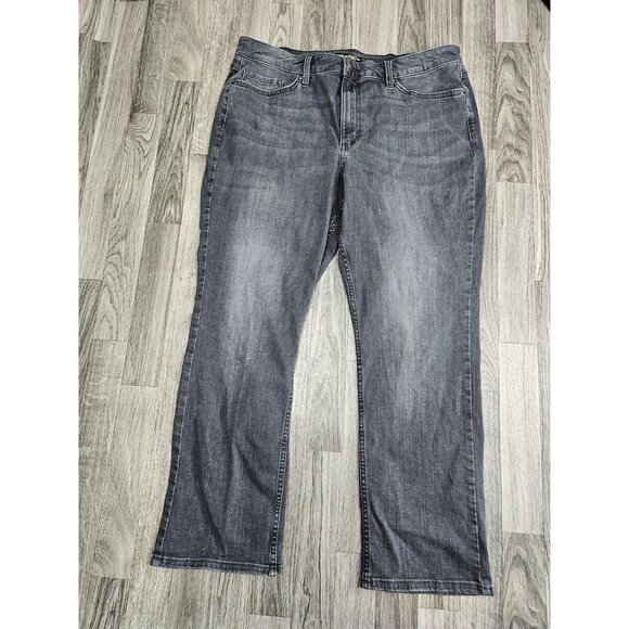 (3/$35) Lee Jeans Womens 16 Short Gray Regular Fit Straight Leg Mid Rise Denim - Picture 1 of 13